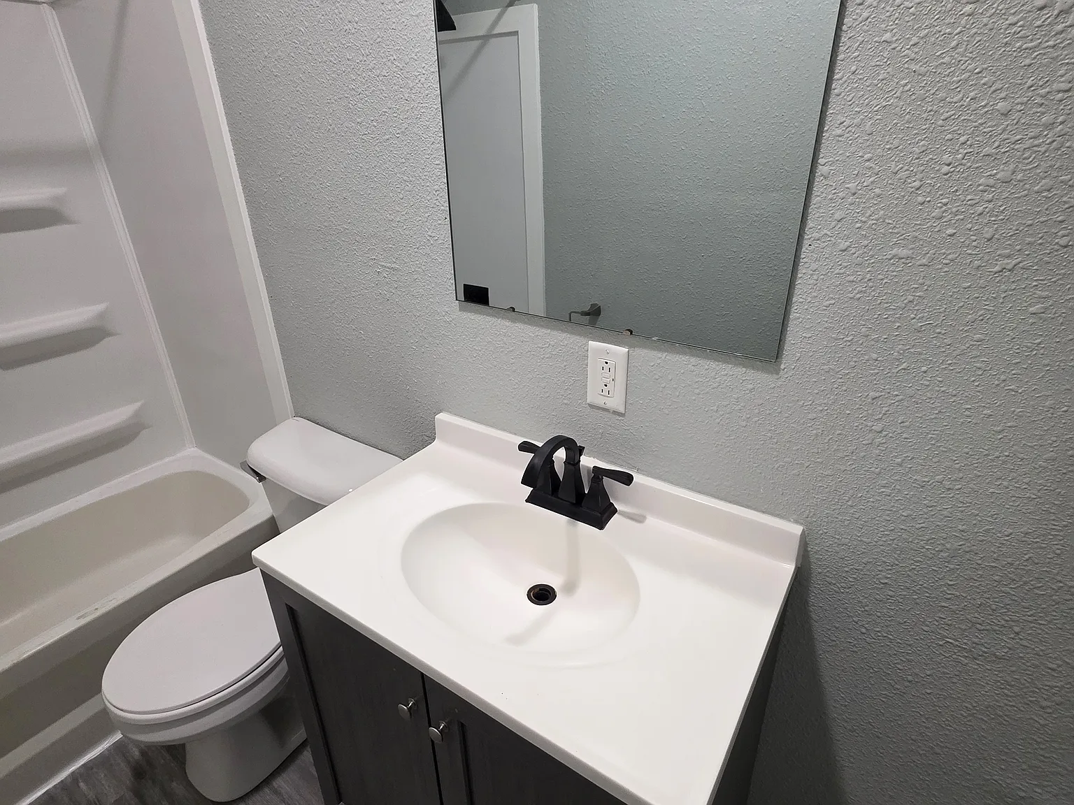2 bed, $865 — Photo 2