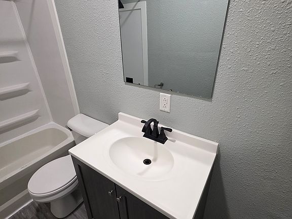 2nd image of 103 S Main St #4