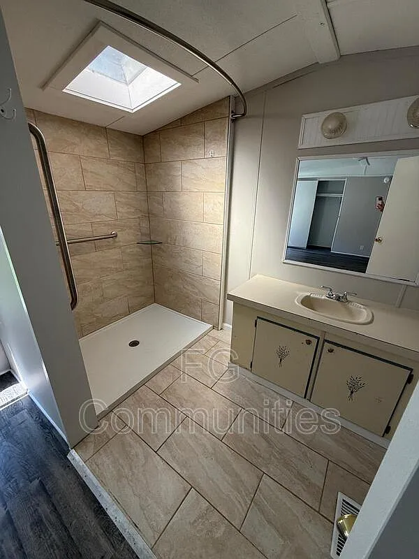 3 bed, 2.0 bath, $975 — Photo 4