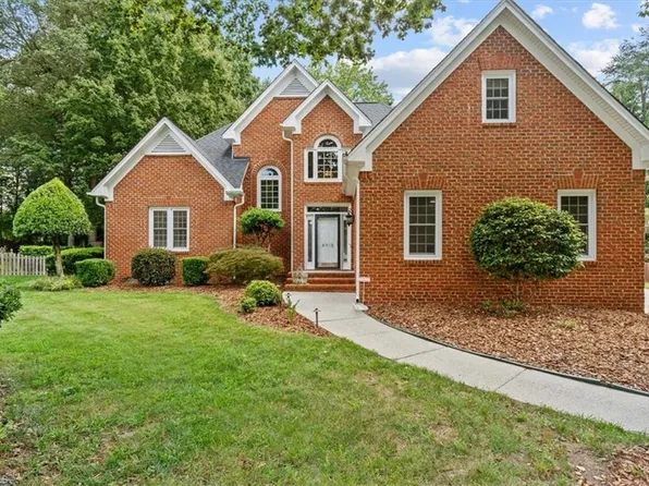 4918 Setter Ct, Jamestown, NC 27282