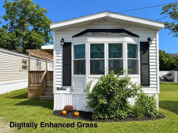 3132 Cranberry Hwy #12, Buzzards Bay, MA 02532