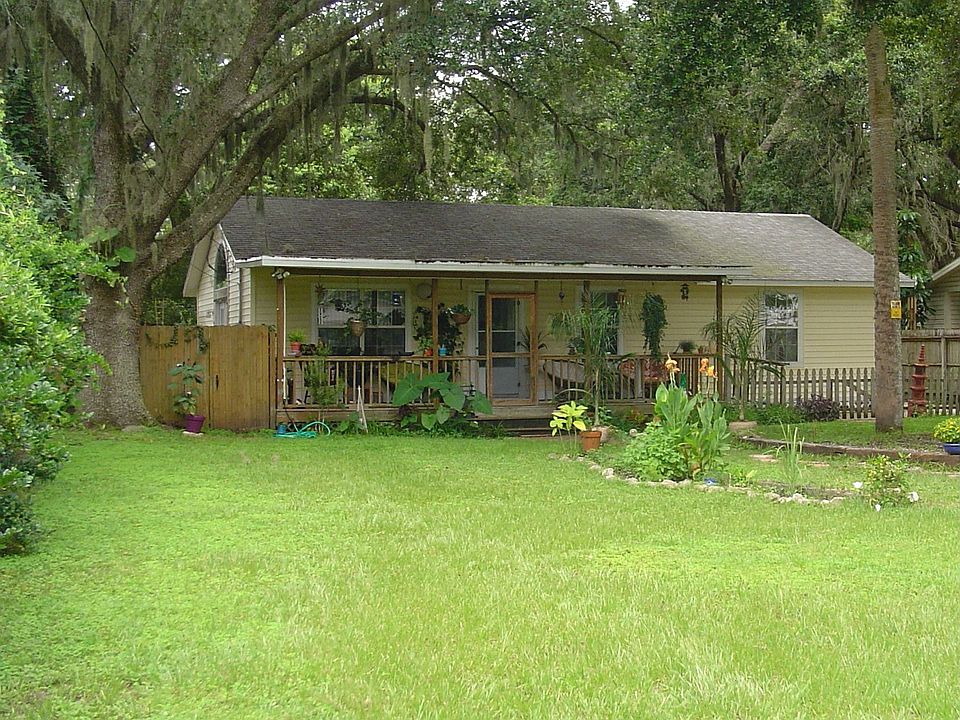 2nd image of 2913 Bradford St