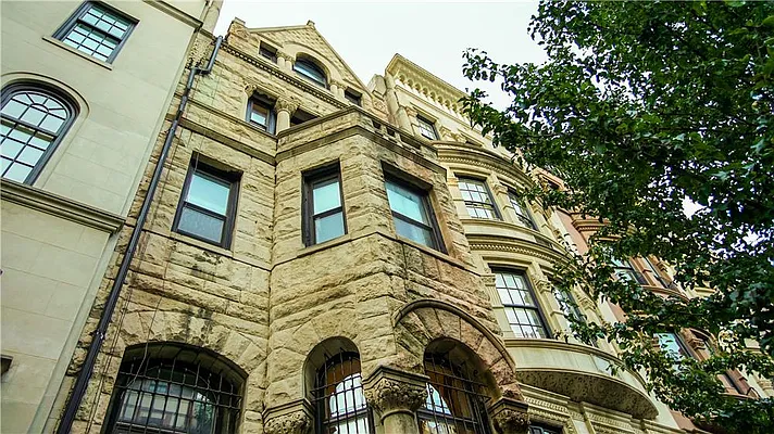 Rented by R New York | media 68