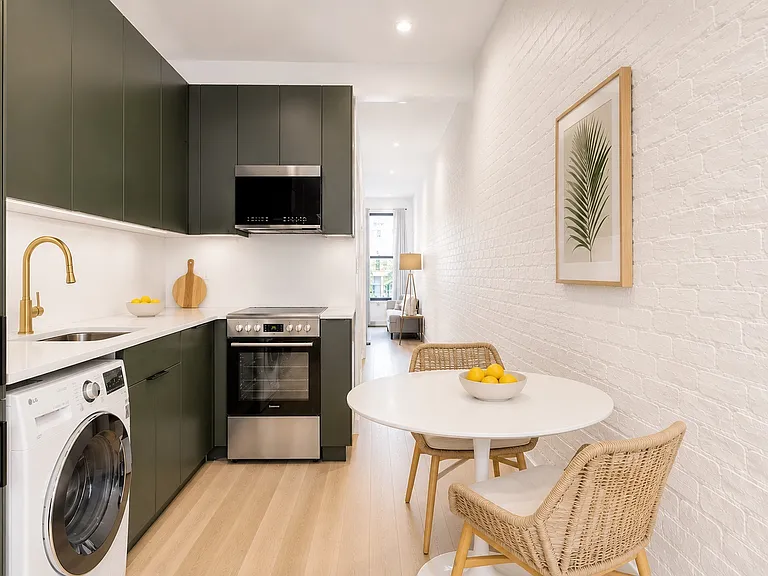 181 Court St #3R — Photo 5