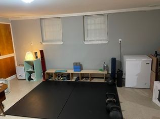 3211 32nd St, Astoria, NY 11106