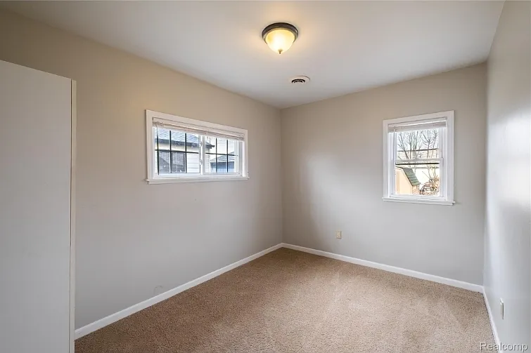 1377 Allen St — Photo 9