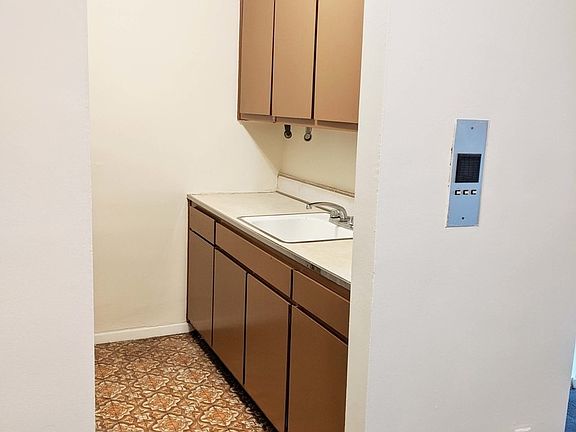 4th image of 25-34 Crescent St #3F