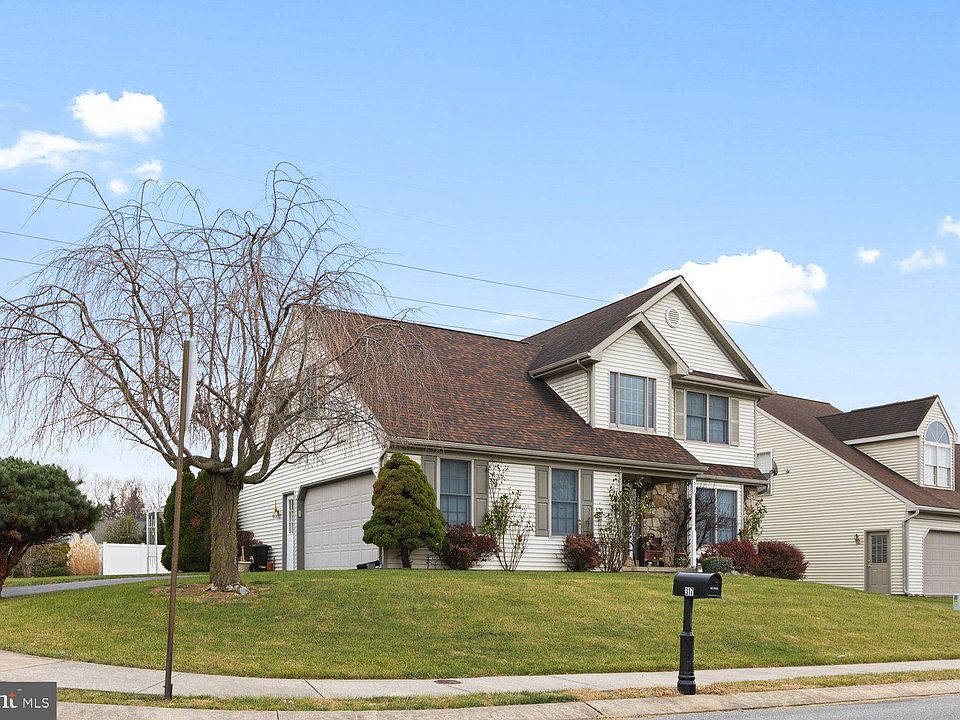 2nd image of 317 Oak Leaf Ln