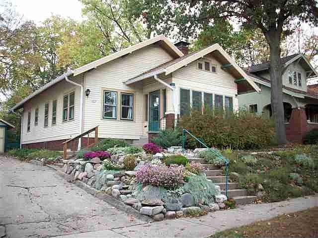 1st image of 487 Littleton St