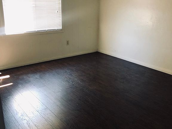 2nd image of 4379 Clairemont Mesa Blvd