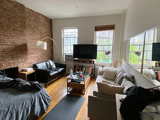 Rented by Performing Assets Corp | media 1
