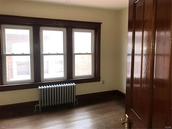 5th image of 1541 Washington Ave