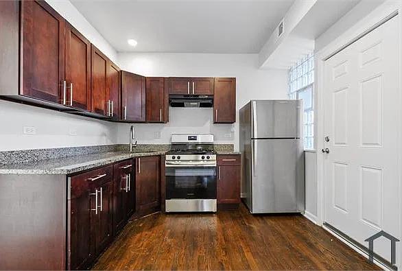 3 bed, $1,509 — Photo 2