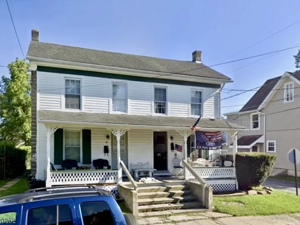 14-16 E Johnston St, Washington Boro, NJ 07882