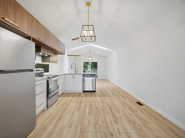 5759 Robinson St — Photo 19