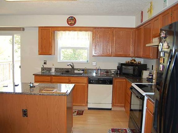 3rd image of 47 Timber Trail Dr