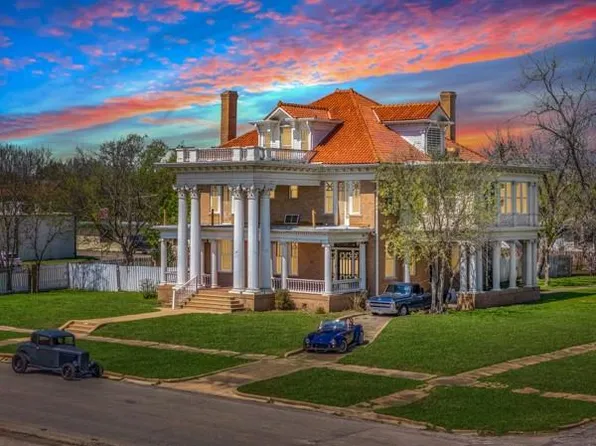 117 E 6th St, Taylor, TX 76574