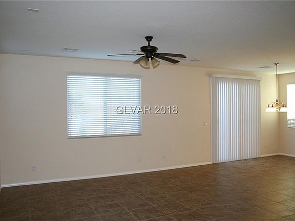 4th image of 794 Forest Peak St