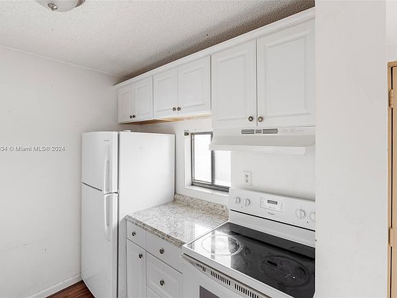 5th image of 7860 NW 50th St APT 205