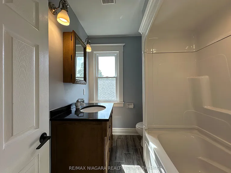 27 Water St #B — Photo 16