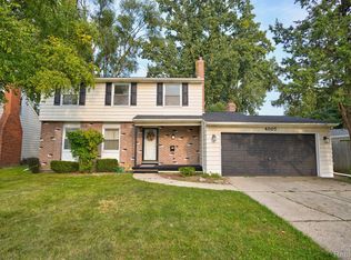 4007 Park Forest Dr, Flint, MI 48507