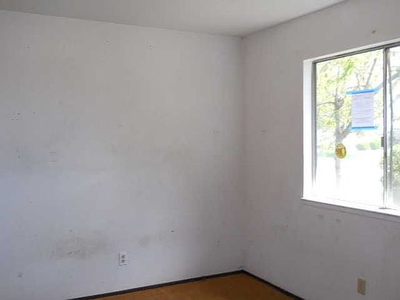 4th image of 837 Sutherland Dr