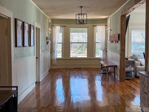 5th image of 185 River St