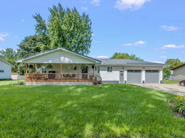404 Roxanne Dr, Fairbank, IA 50629