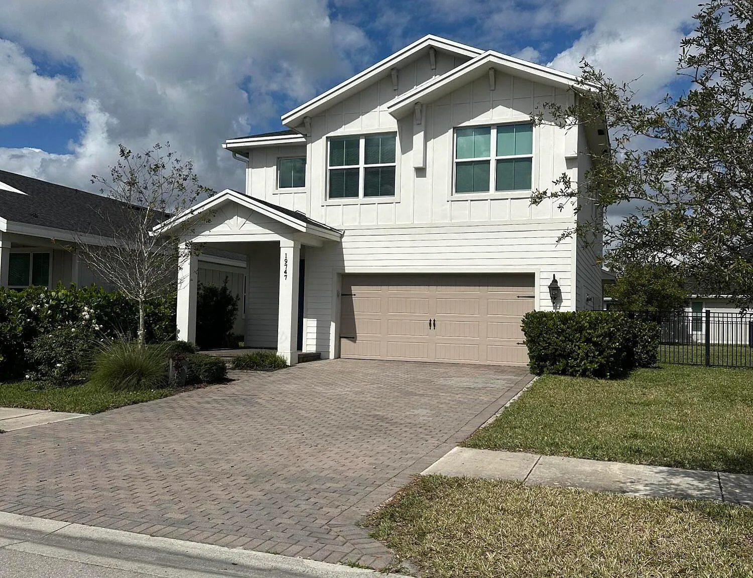 3 bed, 2.5 bath, 1977 sqft, $3,550 — Photo 2