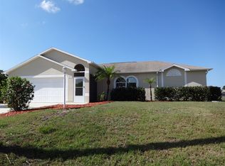 1033 SW Facet Ave, Port Saint Lucie, FL 34953
