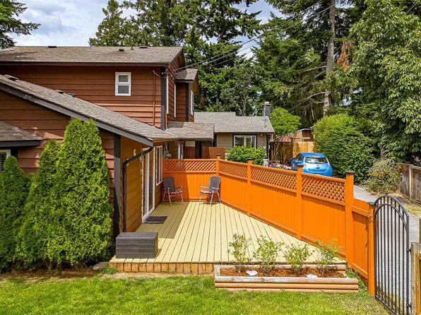 614 A Evans Dr #A, Colwood, BC V9B 5E4