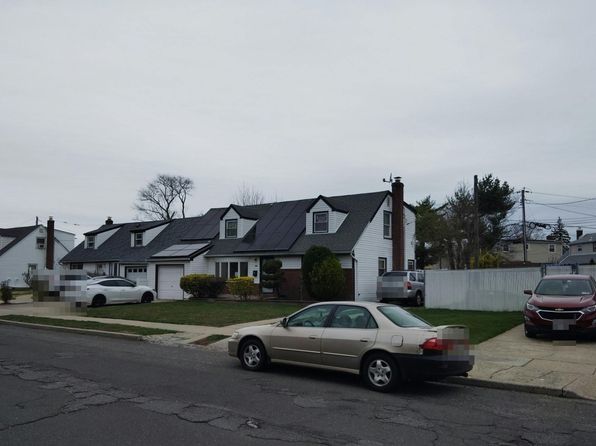868 Smith St, Uniondale, NY 11553