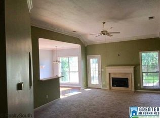 527 Enclave Cir, Fultondale, AL 35068