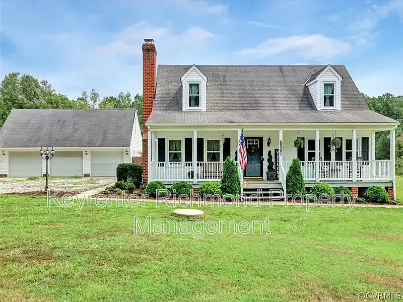 4 bed, 2.0 bath, 1575 sqft, $2,500 — Photo 1