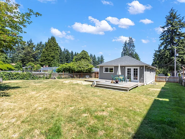 14721 32nd Ave NE — Photo 2
