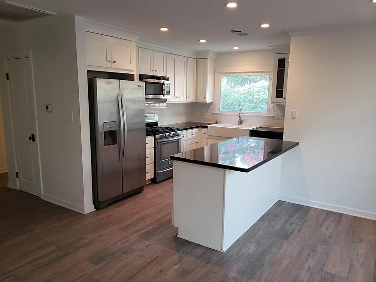 8913 Beverlywood St — Photo 2