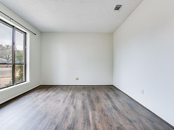 5th image of 3829 Sandstone Rd