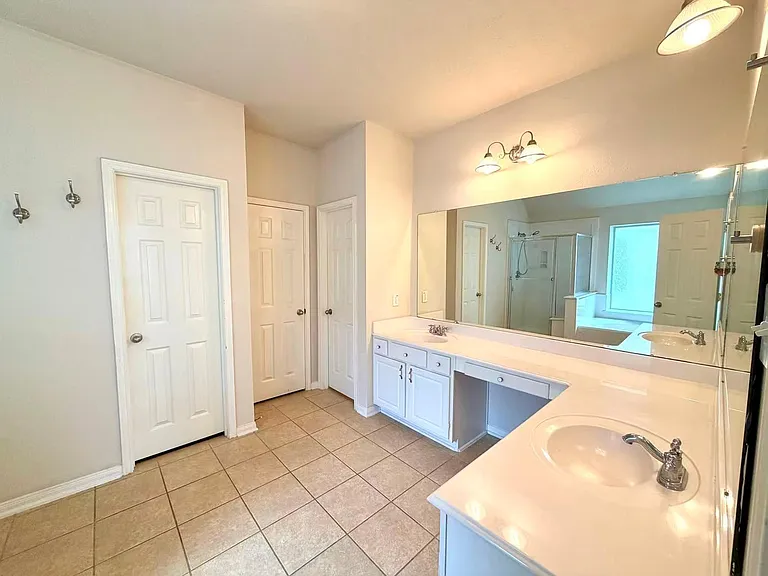 7018 Paradise Park Bnd — Photo 13