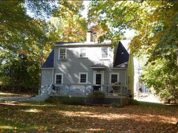 Rear, showing the large deck