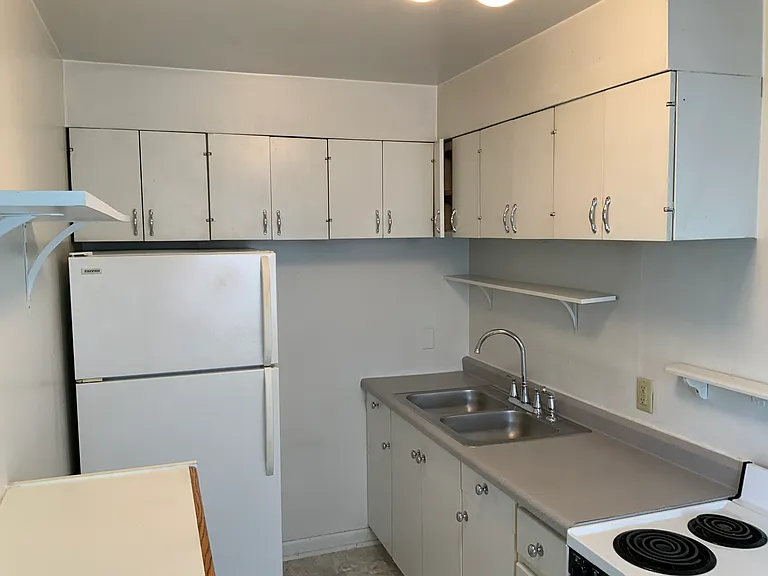 1006 Broadway St — Photo 44
