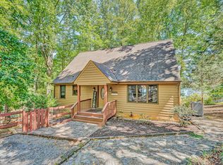 15976 Smith Mountain Lake Pkwy, Huddleston, VA 24104