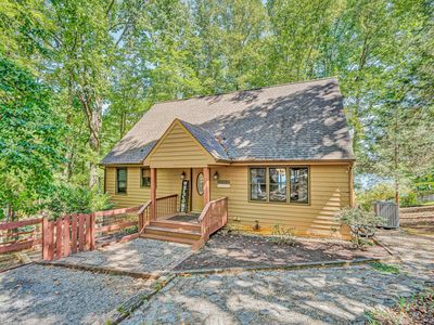 15976 Smith Mountain Lake Pkwy, Huddleston, VA, 24104