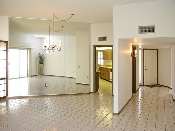 3rd image of 10316 W Pineaire Dr