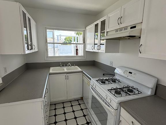 5th image of 2344 Elden Ave Unit A