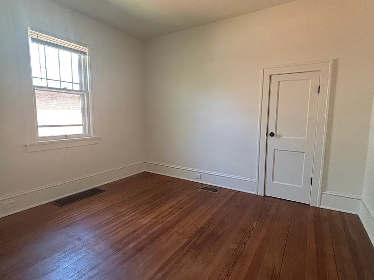 2632 Clifton St NW — Photo 6