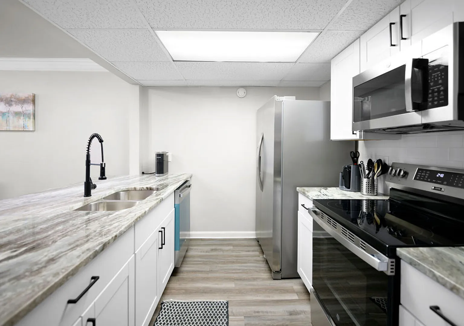 GP32A World Cup Stay- 10min to AT&T- Sleeps 6 - Free Parking — Photo 4
