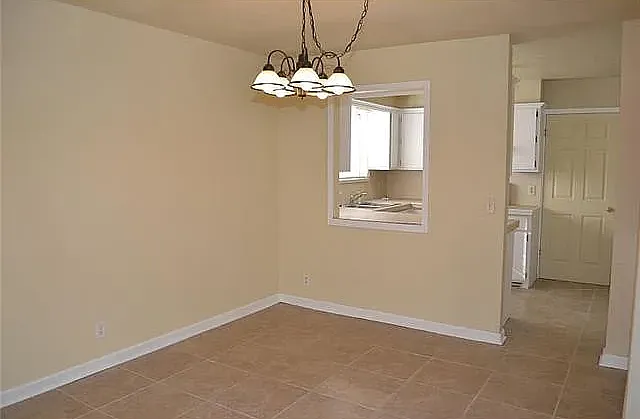 2805 Shoreridge Ave — Photo 6