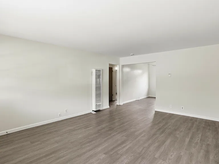 2105 Royal Dr #1 — Photo 27