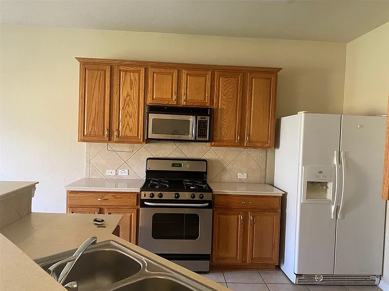 2912 Ashbrook Ln — Photo 11