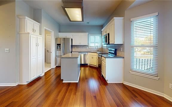 5th image of 5717 Belmont Dr